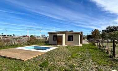 Casa en venta de 2 dormitorios c/ cochera en Balneario Pehuen Co