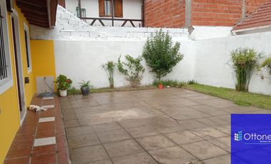 Casa en venta de 3 dormitorios c/ cochera en San Bernardo