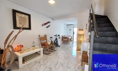 Dúplex en venta de 2 dormitorios c/ cochera en San Bernardo