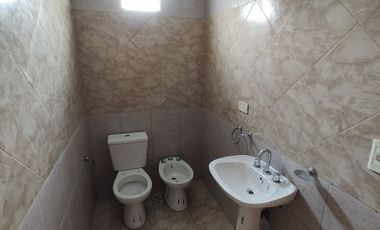 Casa en venta de 5 dormitorios c/ cochera en Florencio Varela