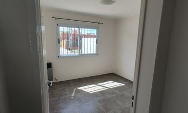PH en venta de 5 dormitorios c/ cochera en Florencio Varela