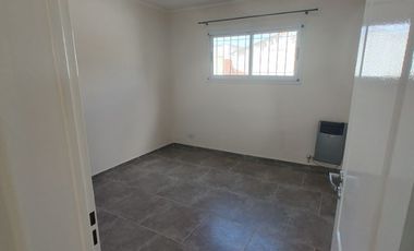 PH en venta de 5 dormitorios c/ cochera en Florencio Varela