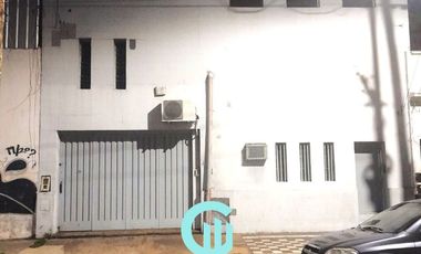 Galpón en alquiler de 450m2 ubicado en Lanús Oeste - Se escuchan propuestas