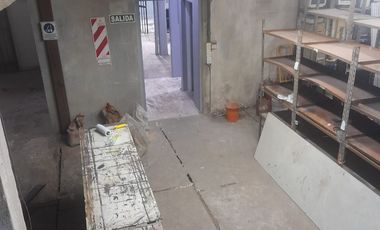 Galpón en alquiler de 450m2 ubicado en Lanús Oeste - Se escuchan propuestas