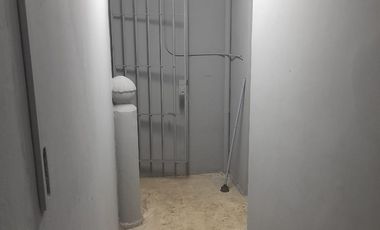 Galpón en alquiler de 450m2 ubicado en Lanús Oeste - Se escuchan propuestas