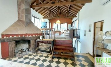 Chalet en venta en Sierra de los Padres - Balcón del Golf - Piscina - Quincho