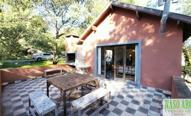 Chalet en venta en Sierra de los Padres - Balcón del Golf - Piscina - Quincho