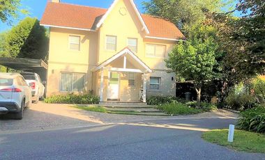 Casa En Venta Los Angeles Village - APTO CREDITO