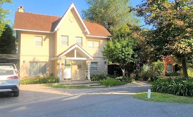 Casa En Venta Los Angeles Village - APTO CREDITO