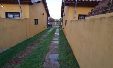 Chalet en venta de 2 dormitorios c/ cochera en Costa Azul