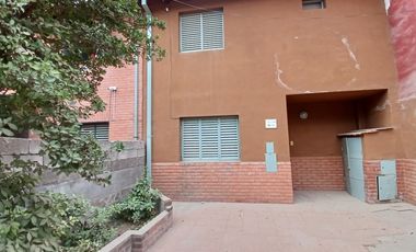 Dúplex en venta de 3 dormitorios c/ cochera en Los Huaicos