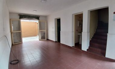 Dúplex en venta de 3 dormitorios c/ cochera en Los Huaicos