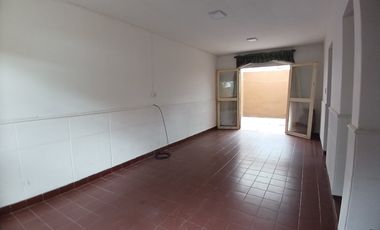 Dúplex en venta de 3 dormitorios c/ cochera en Los Huaicos