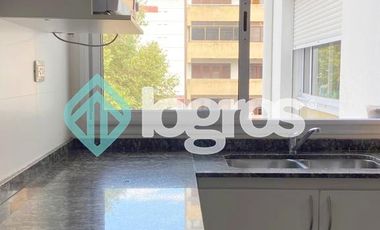 Departamento en venta Macrocentro Salta, 2 dormitorios, con cochera
