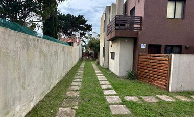 Dúplex en venta de 2 dormitorios c/ cochera en La Lucila del Mar