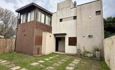 Dúplex en venta de 2 dormitorios c/ cochera en La Lucila del Mar