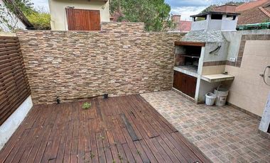 Dúplex en venta de 2 dormitorios c/ cochera en La Lucila del Mar