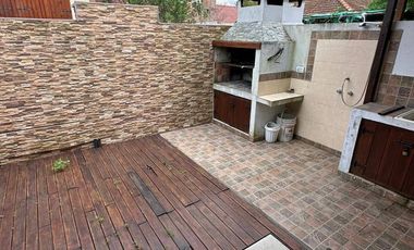 Dúplex en venta de 2 dormitorios c/ cochera en La Lucila del Mar