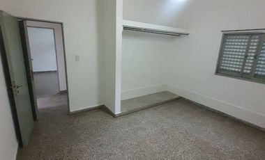 Venta de casa + dpto, zona céntrica Villa Cura Brochero K109CB