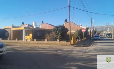 Venta de casa + dpto, zona céntrica Villa Cura Brochero K109CB