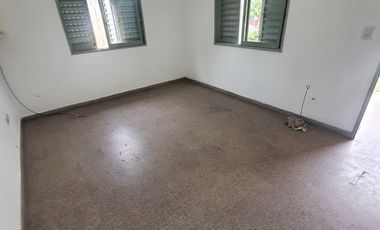 Venta de casa + dpto, zona céntrica Villa Cura Brochero K109CB