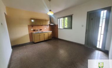 Venta de casa + dpto, zona céntrica Villa Cura Brochero K109CB