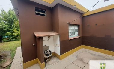 Venta de casa + dpto, zona céntrica Villa Cura Brochero K109CB