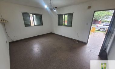 Venta de casa + dpto, zona céntrica Villa Cura Brochero K109CB