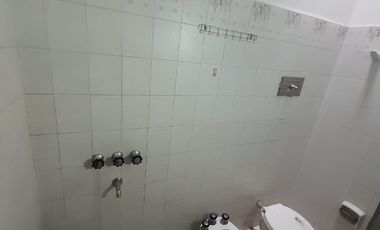 Venta de casa + dpto, zona céntrica Villa Cura Brochero K109CB