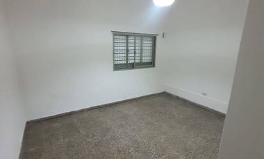 Venta de casa + dpto, zona céntrica Villa Cura Brochero K109CB