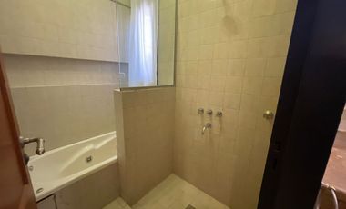 Casa de categoría en venta de 2000m2 con 3 dormitorios ubicado en El Bosque