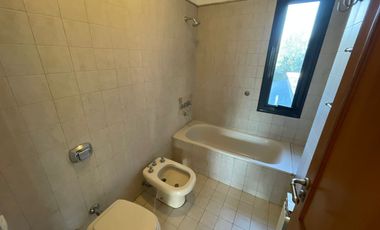 Casa de categoría en venta de 2000m2 con 3 dormitorios ubicado en El Bosque