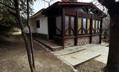 V172. ICHO CRUZ. CASA C/ QUINCHO TERRENO PLANO.
