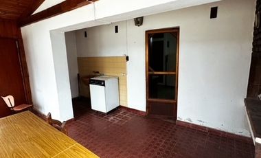 V172. ICHO CRUZ. CASA C/ QUINCHO TERRENO PLANO.