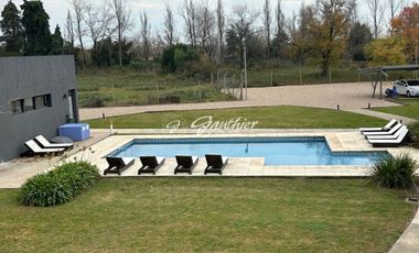 Departamento en venta de 1 dormitorio c/ cochera en Campana