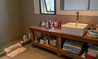 VENTA O PERMUTA.  Importante Residencia en Barrio Barracas de San Benito