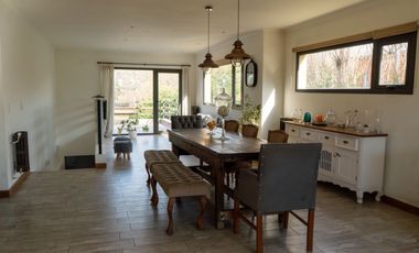 VENTA O PERMUTA.  Importante Residencia en Barrio Barracas de San Benito