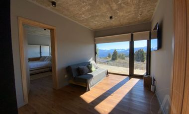 FINA PATAGONIA. Casa en venta de 2 dormitorios c/ cochera en San Martin de los Andes