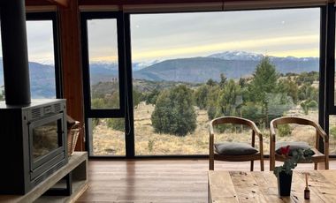 FINA PATAGONIA. Casa en venta de 2 dormitorios c/ cochera en San Martin de los Andes