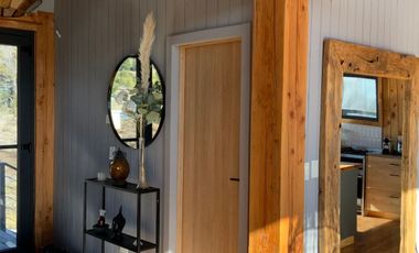 FINA PATAGONIA. Casa en venta de 2 dormitorios c/ cochera en San Martin de los Andes