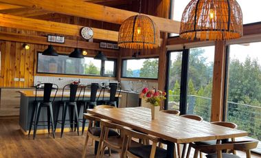FINA PATAGONIA. Casa en venta de 2 dormitorios c/ cochera en San Martin de los Andes