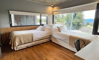 FINA PATAGONIA. Casa en venta de 2 dormitorios c/ cochera en San Martin de los Andes