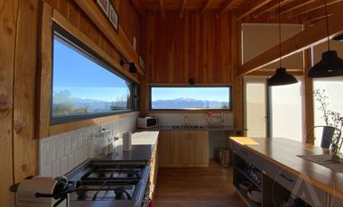 FINA PATAGONIA. Casa en venta de 2 dormitorios c/ cochera en San Martin de los Andes