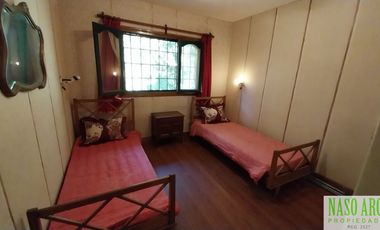 CHALET DE 3 AMB. EN VENTA EN SIERRA DE LOS PADRES. ZONA CENTRO