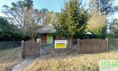 CHALET DE 3 AMB. EN VENTA EN SIERRA DE LOS PADRES. ZONA CENTRO