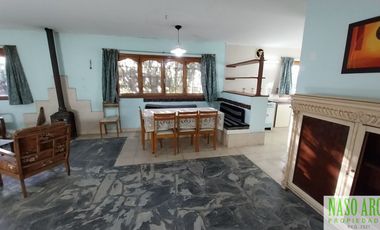 CHALET DE 3 AMB. EN VENTA EN SIERRA DE LOS PADRES. ZONA CENTRO