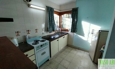 CHALET DE 3 AMB. EN VENTA EN SIERRA DE LOS PADRES. ZONA CENTRO