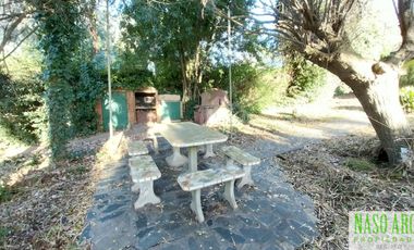 CHALET DE 3 AMB. EN VENTA EN SIERRA DE LOS PADRES. ZONA CENTRO