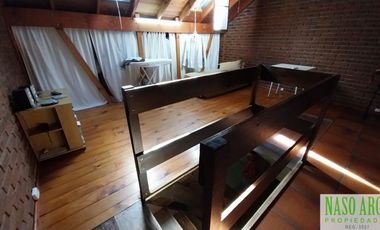 Chalet en venta en Sierra de los Padres. Gas natural. Vista panorámica. Asfalto