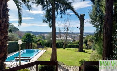 Chalet en venta en Sierra de los Padres. Gas natural. Vista panorámica. Asfalto